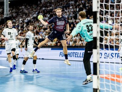 AXEL HEIMKEN via AFP)