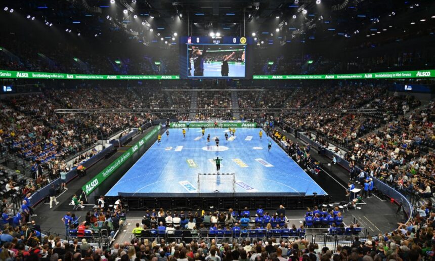 SVEN SIMON /AFP