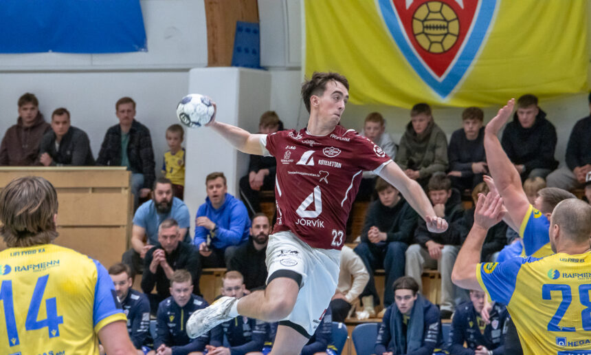 Egill Bjarni Friðjónsson