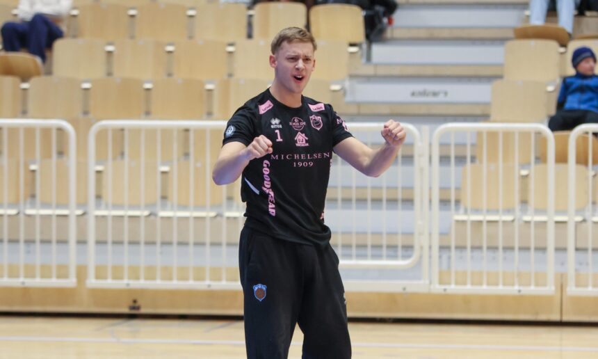 Kristinn Steinn Traustason)