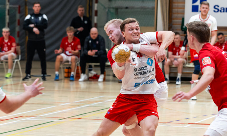 Egill Bjarni Friðjónsson)