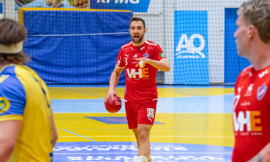 Egill Bjarni Friðjónsson)