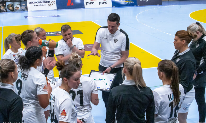 Egill Bjarni Friðjónsson)